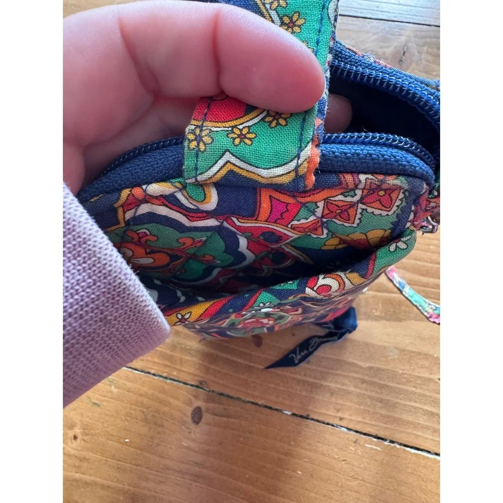 Vera Bradley Quilted Cotton Wristlet‎ Wallet Blue Floral Geometric Zip Around